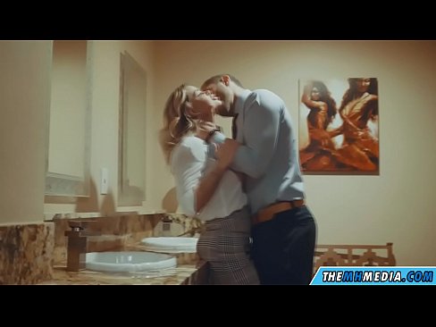 ❤️ Când o blondă cu sânii mari te seduce într-o toaletă publică ☑ at ro.passiveincome1.ru ﹏